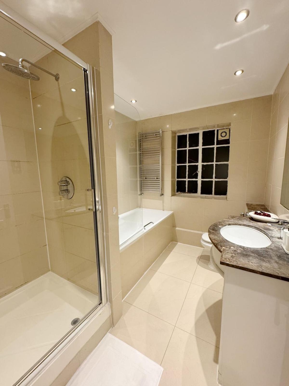 Spacious Penthouse Near Baker St * Londres