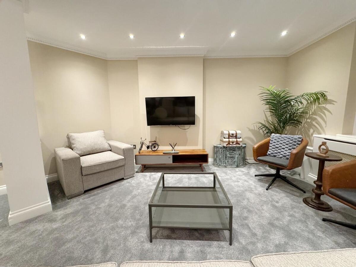 Spacious Penthouse Near Baker St Apartamento Londres